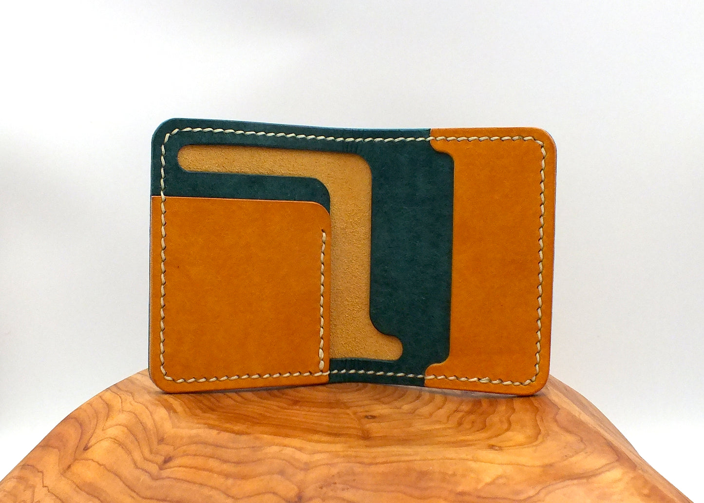 The Beacon Bi-Fold - Sea Blue / Dusky Yellow