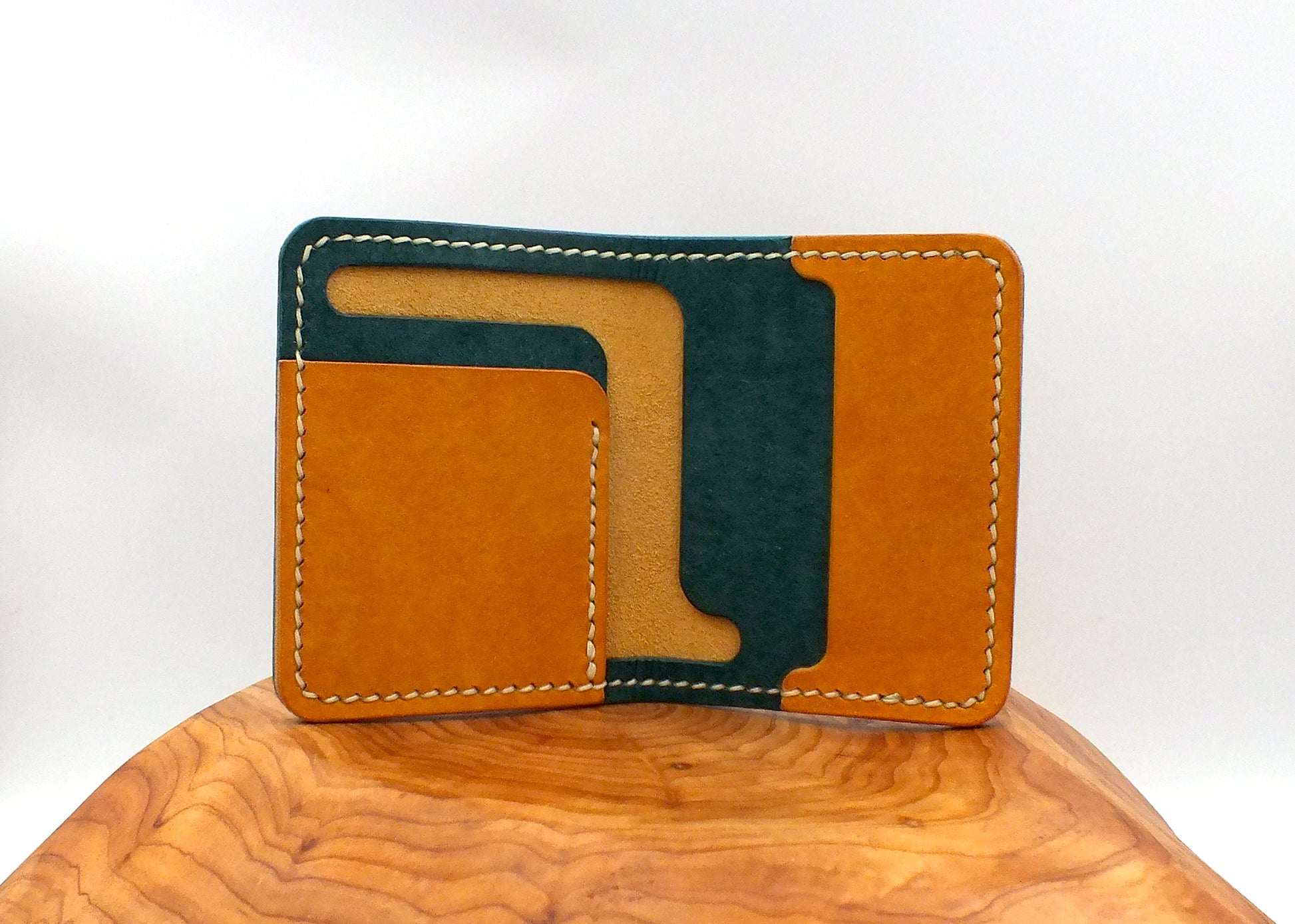 The Beacon Bi-Fold - Sea Blue / Dusky Yellow