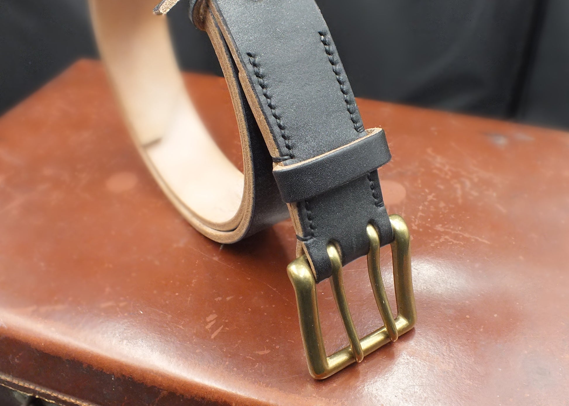 Hand-Stitched Oak Bark Tanned Leather Belt with Double Buckle - 40mm Wide