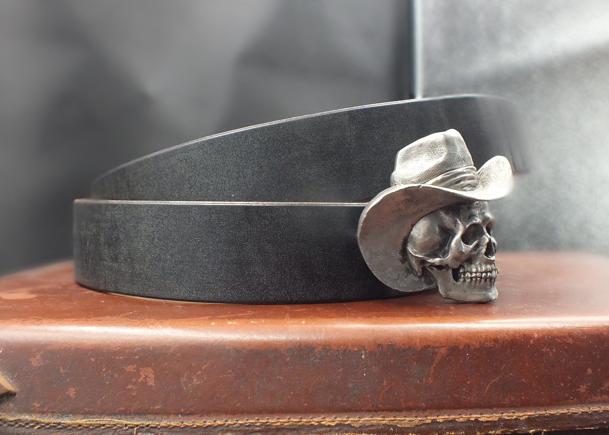 'El Pistolero Muerto' Belt - Handmade Oak Bark Tanned Leather Belt -Skull Cowboy Buckle