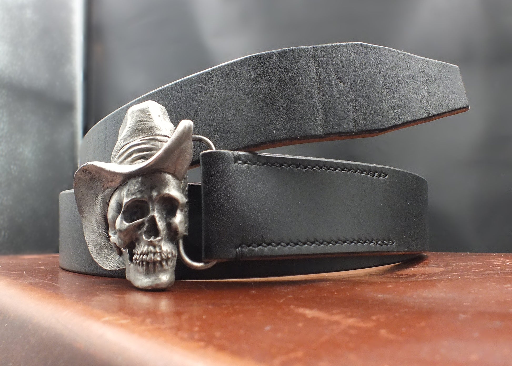 'El Pistolero Muerto' Belt - Handmade Oak Bark Tanned Leather Belt -Skull Cowboy Buckle