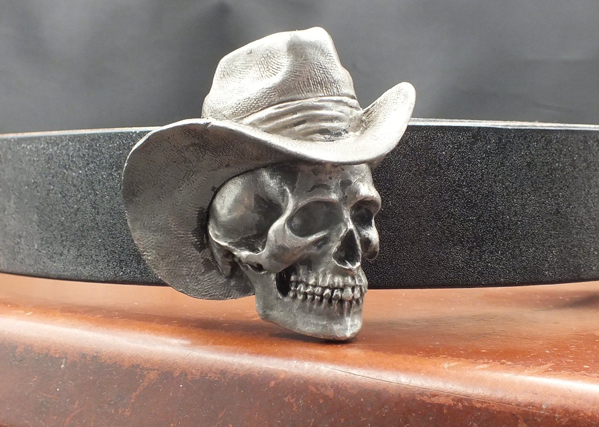 'El Pistolero Muerto' Belt - Handmade Oak Bark Tanned Leather Belt -Skull Cowboy Buckle