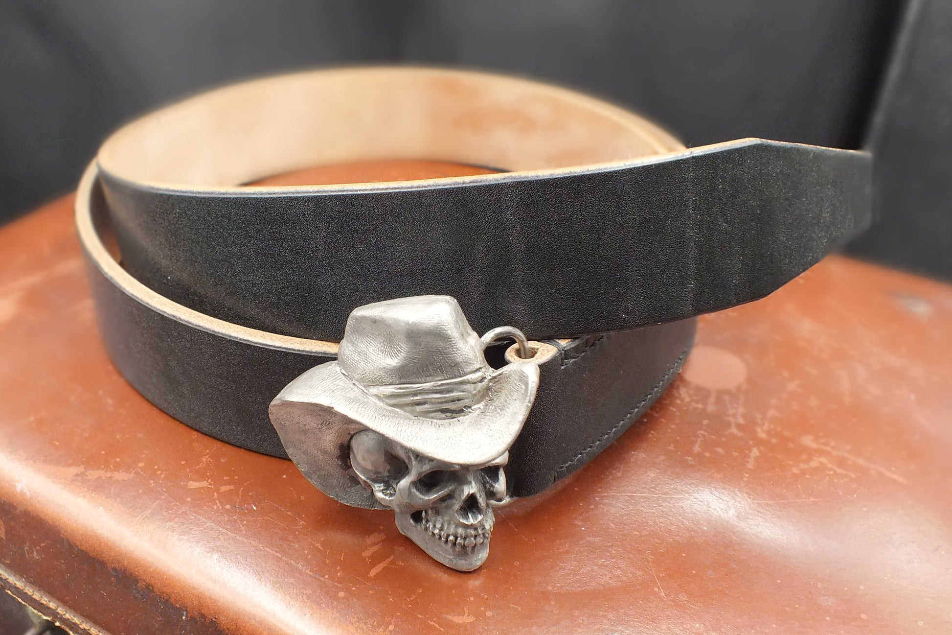'El Pistolero Muerto' Belt - Handmade Oak Bark Tanned Leather Belt -Skull Cowboy Buckle